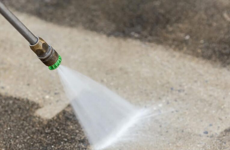 What are the benefits of pressure washing for driveway cleaning in Charlotte?