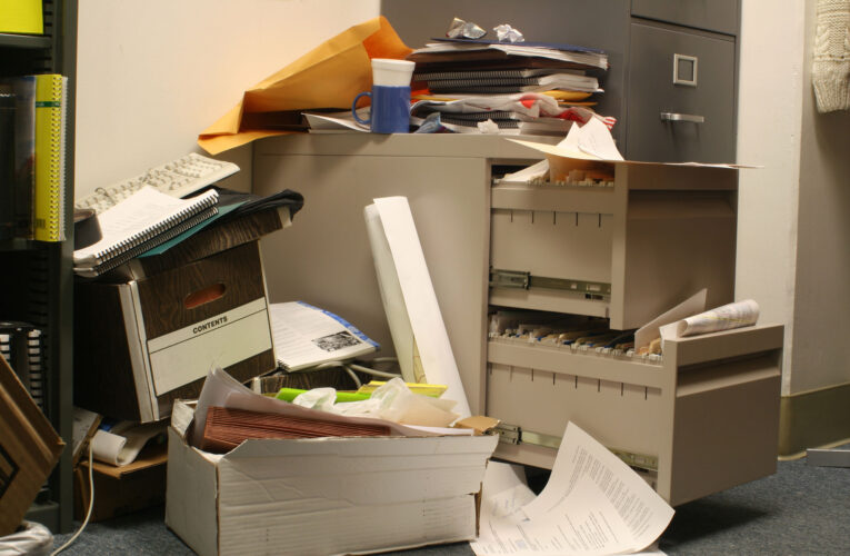 How Office Junk Removal Services in Mentor Improve Office Aesthetics